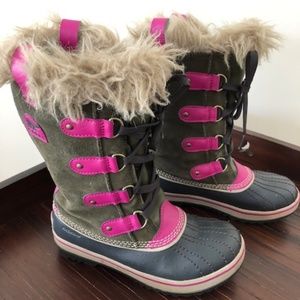 Girls SOREL winter snow boots, Size 2 Youth